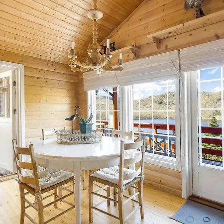 Gemuetliches Helles Am Mit Panoramaseeblick + Huette Und Nahe * Люнгдал