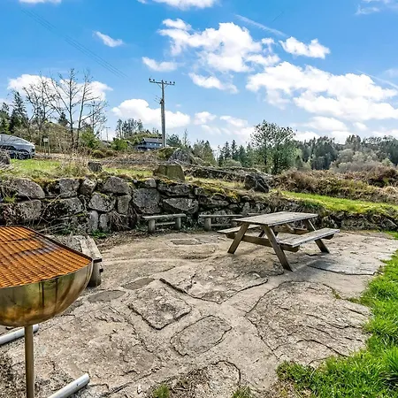 Gemuetliches Helles Am Mit Panoramaseeblick + Huette Und Nahe Holiday home Lyngdal